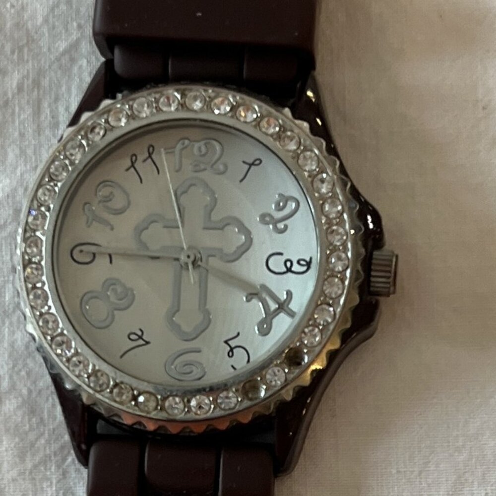 GENEVA QUARTZ FASHION WATCH WITH CROSS